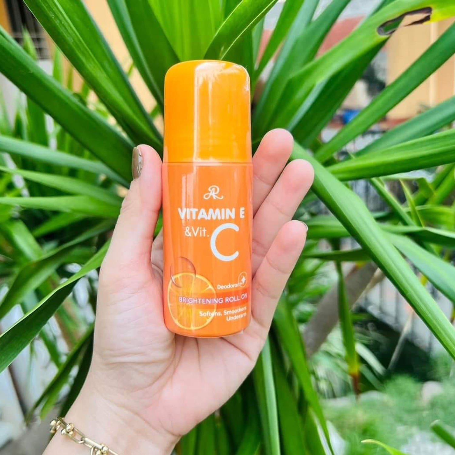 AR Vitamin E & C Brightening Roll On Deodorant - 60ml